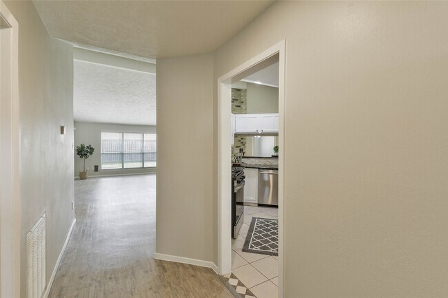 Foto del edificio - 7211 Fuchsia Ln