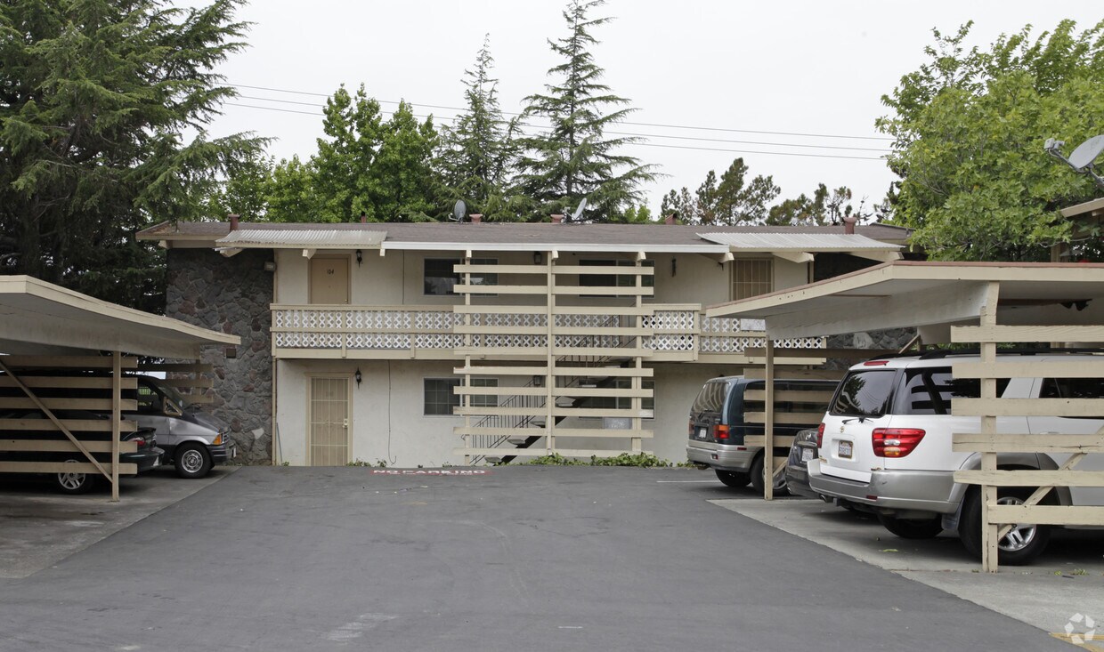Primary Photo - Ridge View Apartments