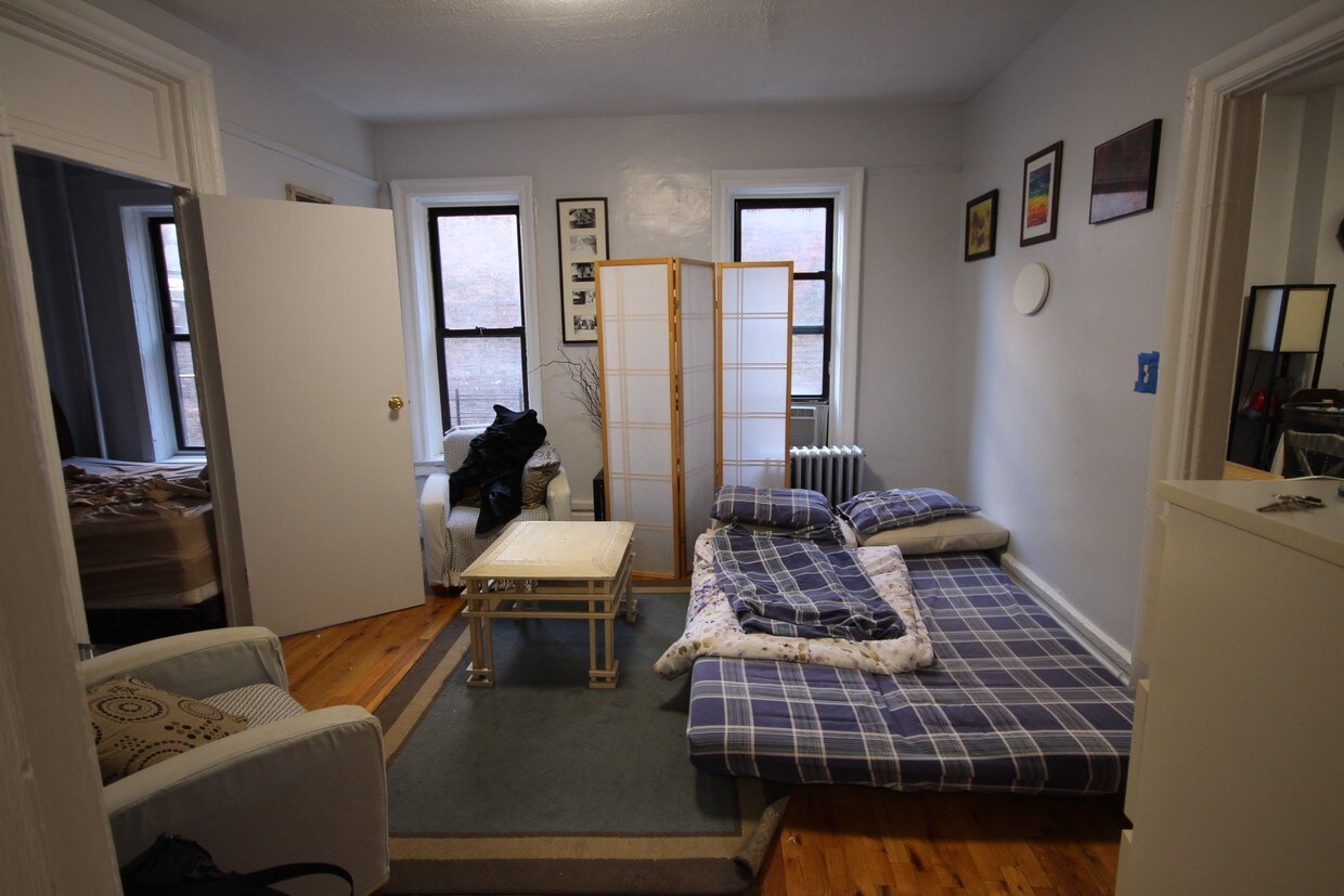Foto principal - 383 S 3rd St