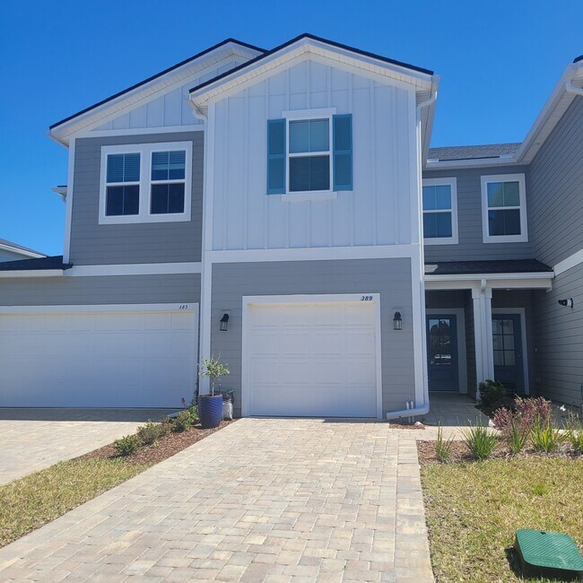 Building Photo - 389 Brandon Lakes Dr