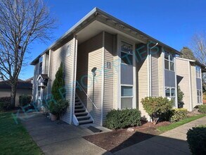 Building Photo - 4686 W Powell Blvd