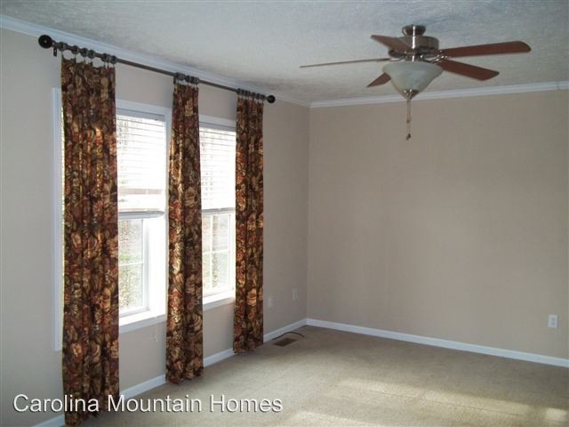 Building Photo - 900 Month Long Term Rental
