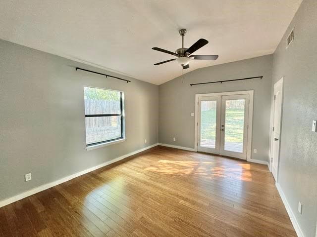 Foto del edificio - 504 Clover Ct