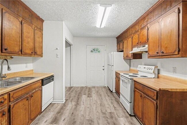 Foto del edificio - 165 Plum Orchard Rd