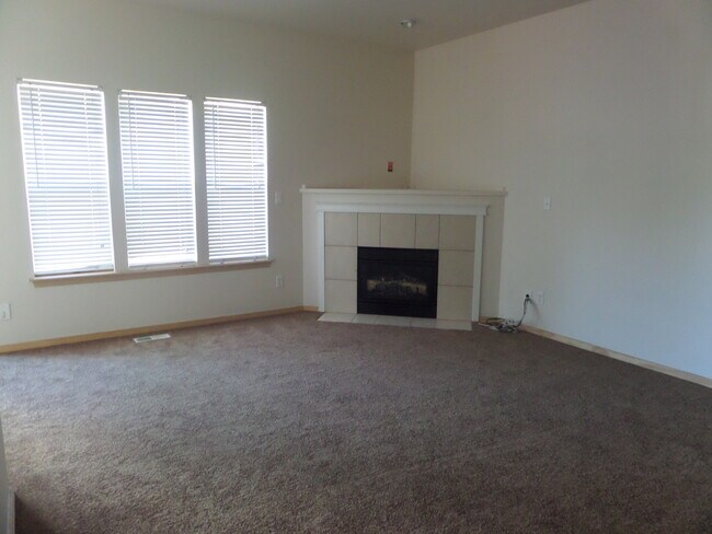 Building Photo - 1117 183 St Ct E