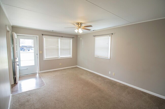 Foto del edificio - CENTRALLY LOCATED 2 BEDROOM HOME