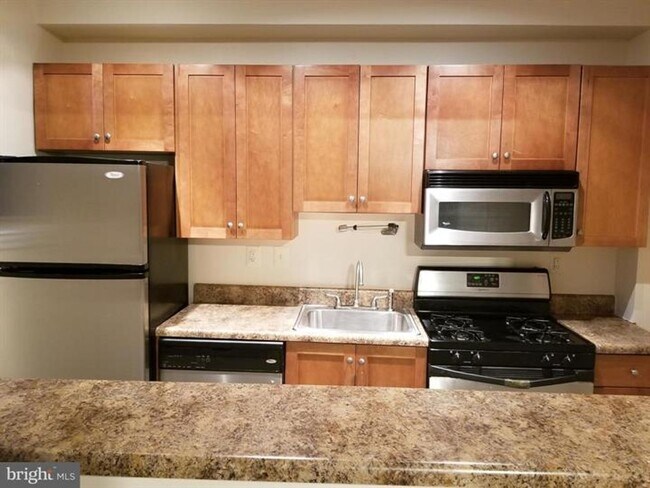 Foto del edificio - Remodeled One bedroom/ One Full Bathroom