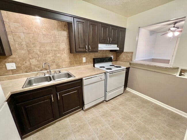 New Granite - Countrybrook Apartments