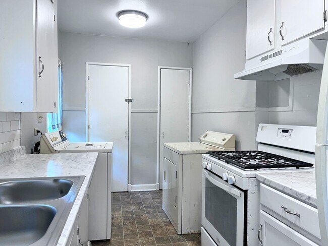 Foto del edificio - 2308 8th St