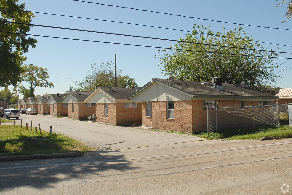 Primary Photo - Cavalcade Plaza Homes