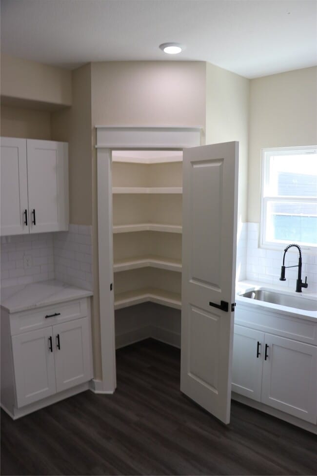 Building Photo - 9441 Radio Rd