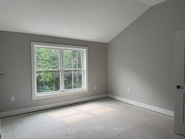 Building Photo - 251 Sladen St