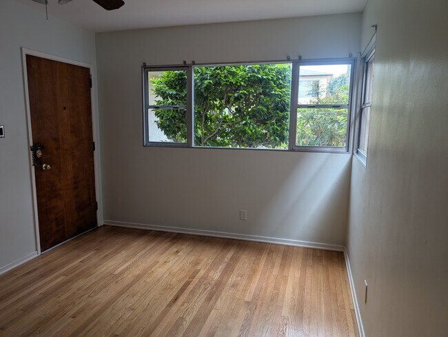 Foto del edificio - 1015 E Ocean Blvd
