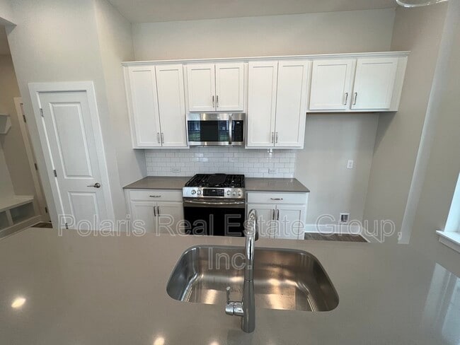 Building Photo - 561 Steinbeck Pl