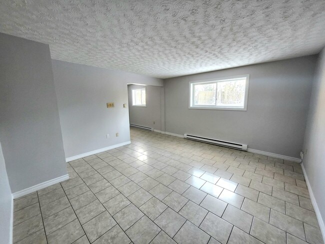 Building Photo - 17 Scott Ave