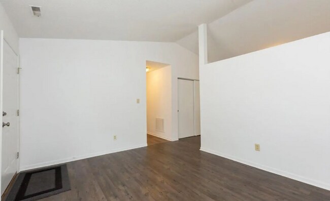 Building Photo - 2721 Big Oak St