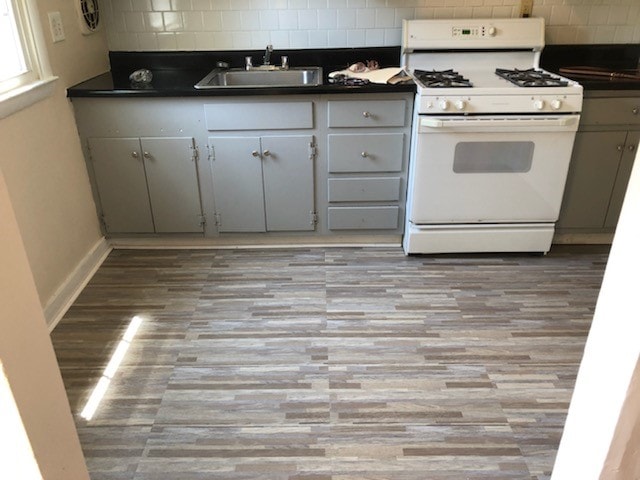 Building Photo - 6226 Laurelton Ave