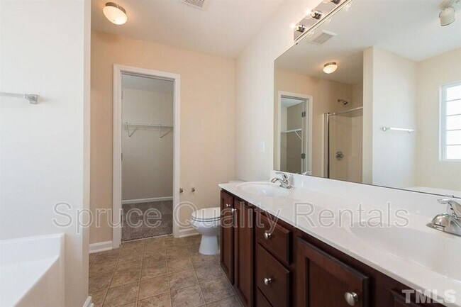 Building Photo - 3127 Genlee Dr