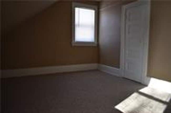 Building Photo - 713-713-713-712 13th Ave