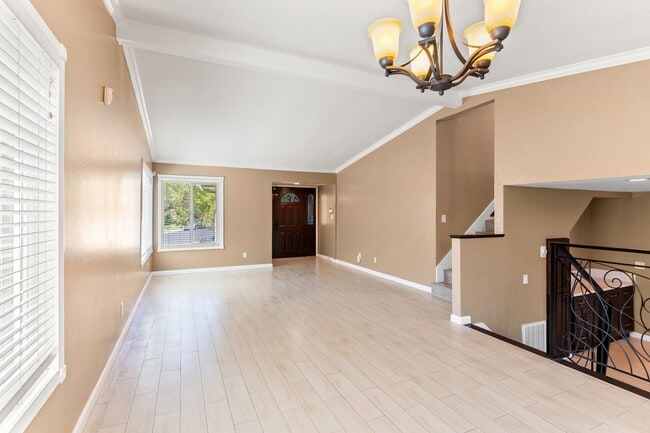 Building Photo - Stunning Tudor Home in San Ramon's Twin Creeks Hills