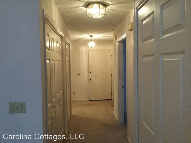 Building Photo - 404 Laurel Oak Ln