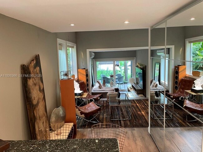 Building Photo - 2654 SW 25th Ter