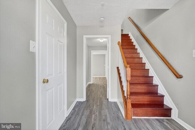 Foto del edificio - 3231 Halcyon Ct