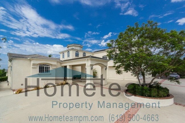Building Photo - 4321 Vista Dr