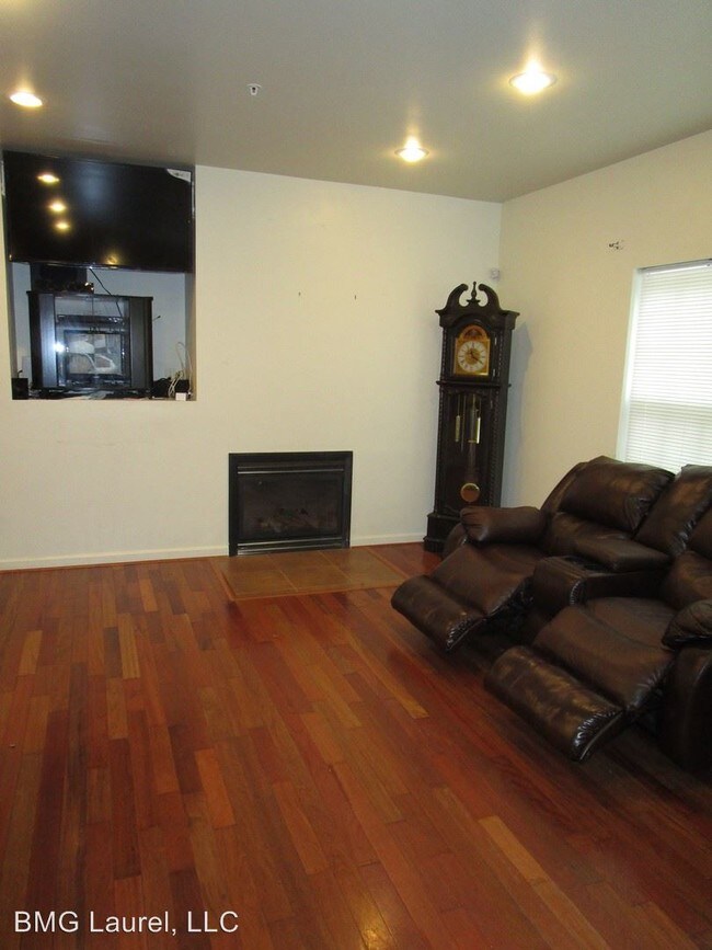 Building Photo - 3 br, 3.5 bath House - 5717 Kolb Street