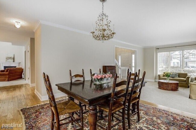 Building Photo - 3 br, 2.5 bath Townhome - 42 Raven Dr