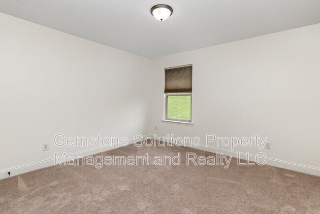 Foto del edificio - 76 Molly Bright Ln