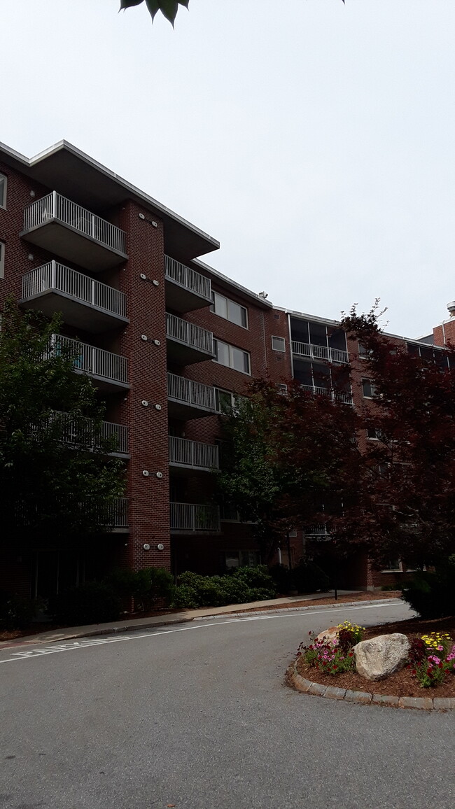 Foto del edificio - 1300 Worcester Rd