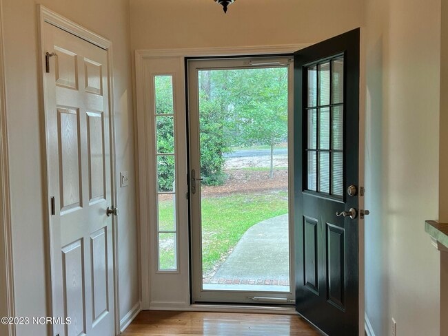 Building Photo - 150 Sandhills Cir