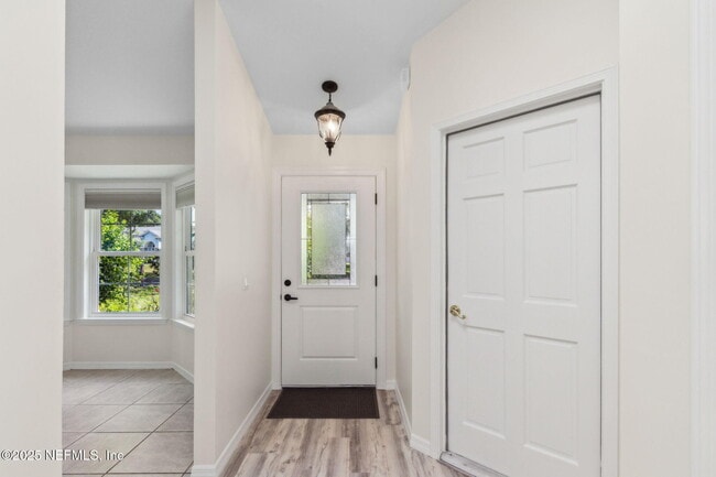 Foto del edificio - 2145 Cashen Wood Dr