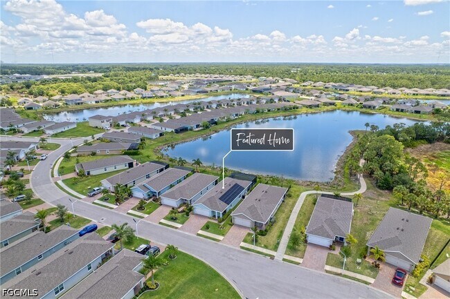 Foto del edificio - 8720 Swell Brooks Ct