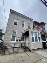Building Photo - 212 68th St