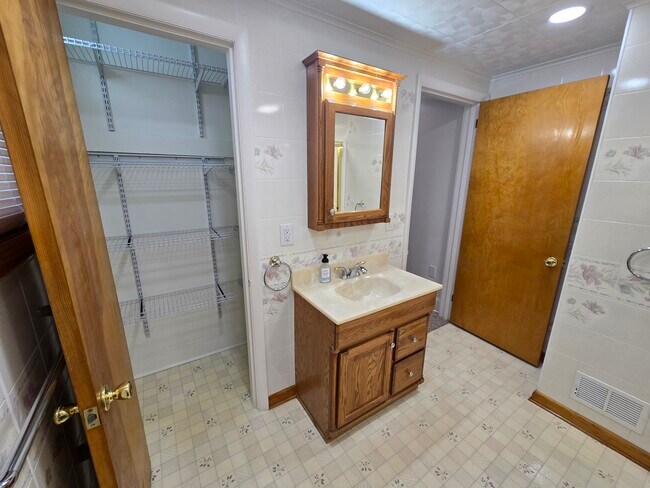 Foto del edificio - 819 Sheridan St