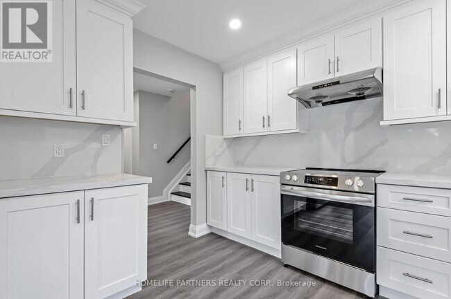 Building Photo - 79 Strathavon Dr