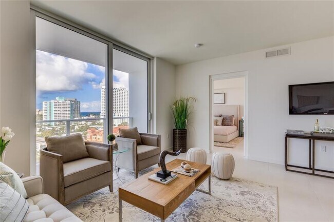 Foto del edificio - 401 N Birch Rd