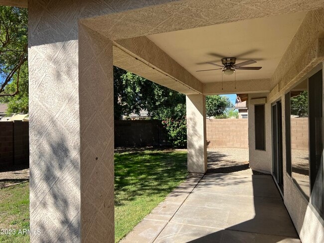 Foto del edificio - 21167 E Lords Wy