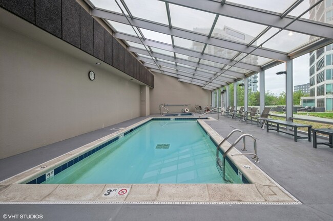 Foto del edificio - 1720 Maple Ave