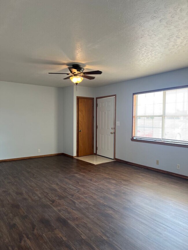Foto del edificio - 2606 S Indiana Ave