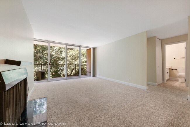 Foto del edificio - 5830 Oakwood Dr