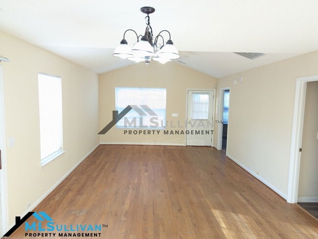 Building Photo - 5015 Silhouette Dr