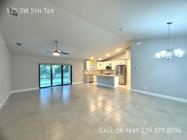 Foto del edificio - 925 SW 5th Terrace