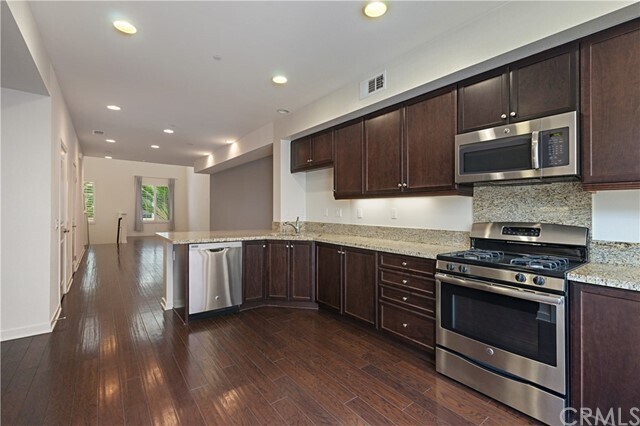 Building Photo - 53 Waldorf