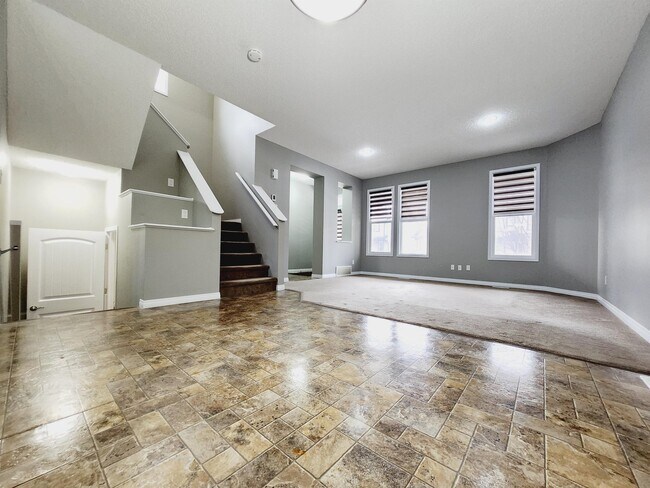 Photo du bâtiment - 1203 McConachie Blvd NW