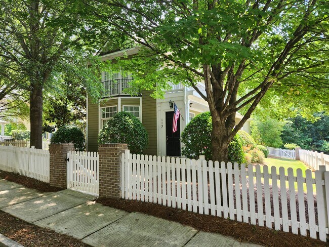 Building Photo - 113 Magnolia Blossom Way