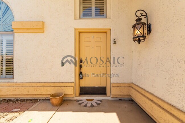 Foto del edificio - 1935 W Mockingbird Dr