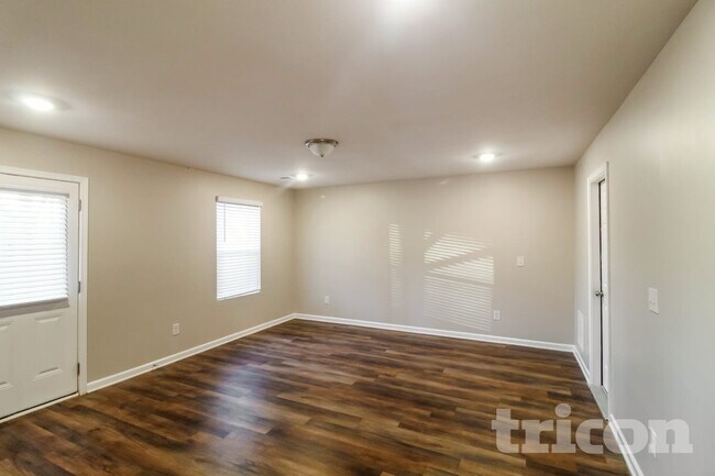 Foto del edificio - 2867 McKenzie Dr